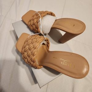 Nude Heels - Olivia Ferguson